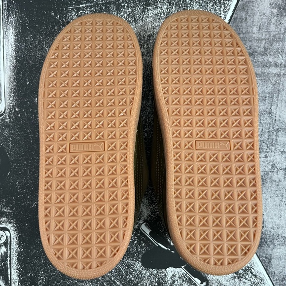 NIB PUMA Suede XL - Picture 13 of 14